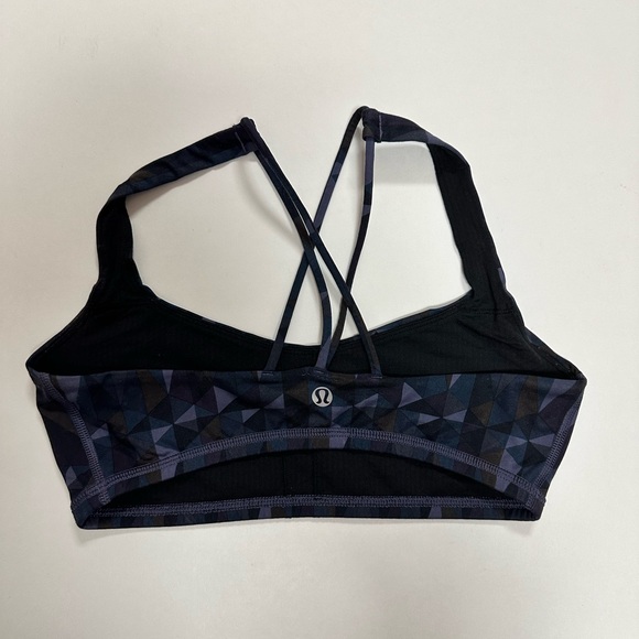 Lululemon Bra Size 6 - Picture 3 of 5